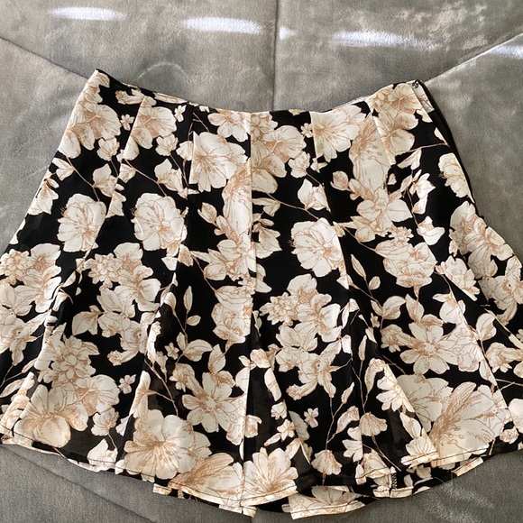 Forever 21 Skirt - Picture 2 of 7